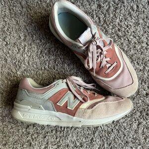 Pink new balance sneakers 997H